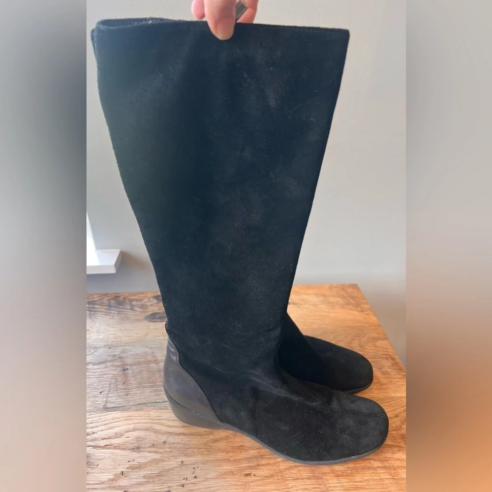 Aquatalia by Marvin K Women's 'Minnow' Black  Suede Wedge Knee Boots: Size 8.5 M